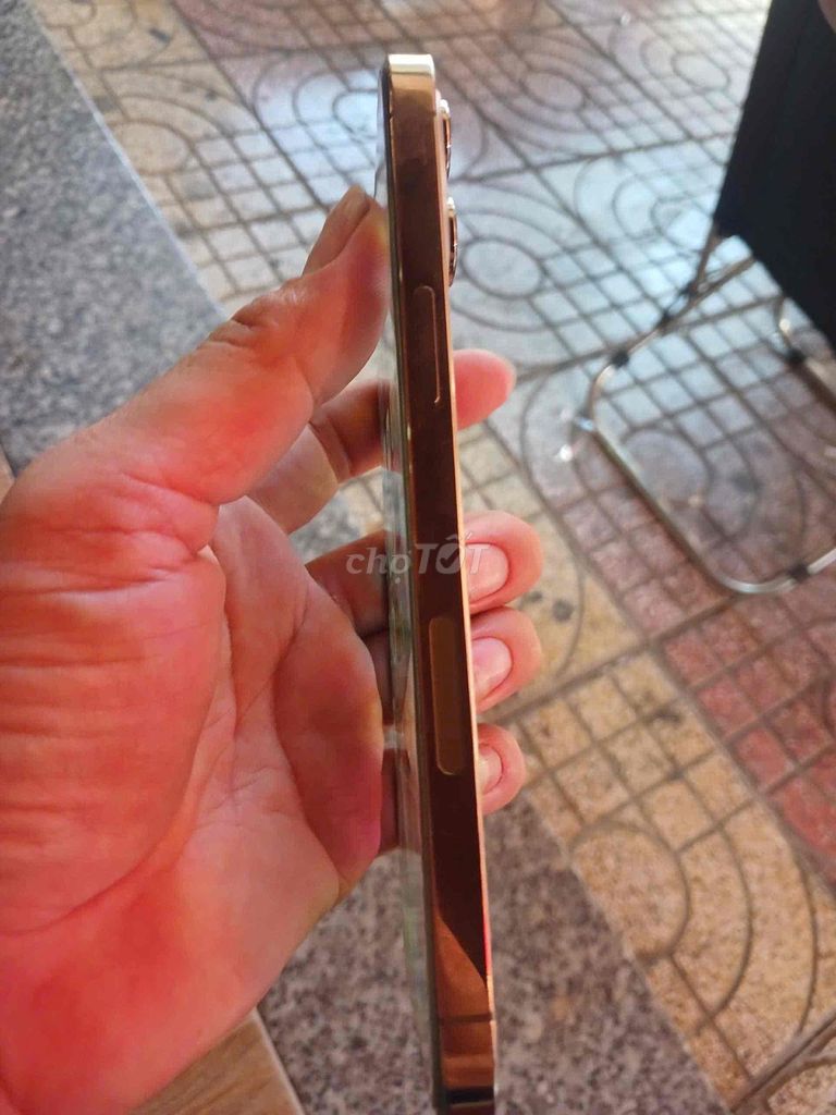Apple iPhone 12 Pro Max 128GB Vàng Đã sử dụng. Mua bán Điện thoại tại Thành phố Vũng Tàu Bà Rịa - Vũng Tàu được đăng bởi Thành Lộc hình 1