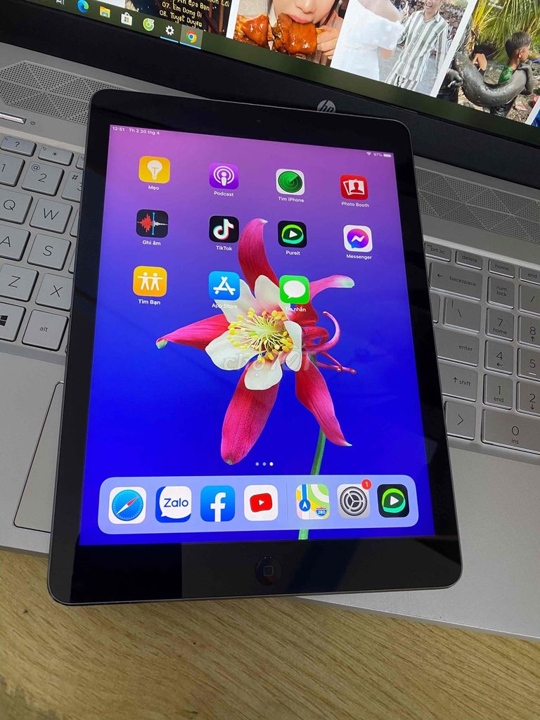 ipad air xem phim giải trí máy nguyên zin màn đẹp. Mua bán Máy tính bảng tại Quận Tân Phú Tp Hồ Chí Minh được đăng bởi Phát Triển hình 1