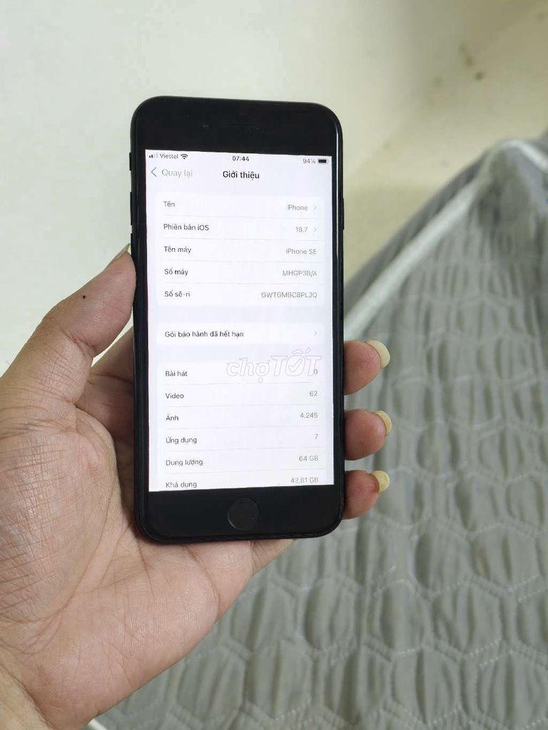 iphone se 2020 64G quốc tế đen pin 88%. Mua bán Điện thoại tại Quận Hà Đông Hà Nội được đăng bởi Nguyễn Phú Hiền hình 1