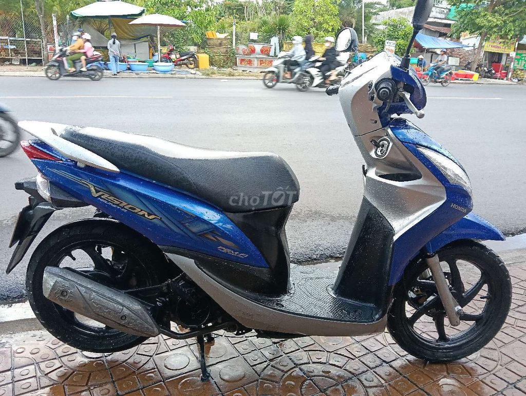 Honda vision Fi ,zin đẹp, máy cực êm