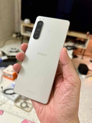 Sony 5 mark 4 zin nguyên con trắng giá tốt. Mua bán Điện thoại tại Quận 4 Tp Hồ Chí Minh được đăng bởi Phạm Duy Luân
