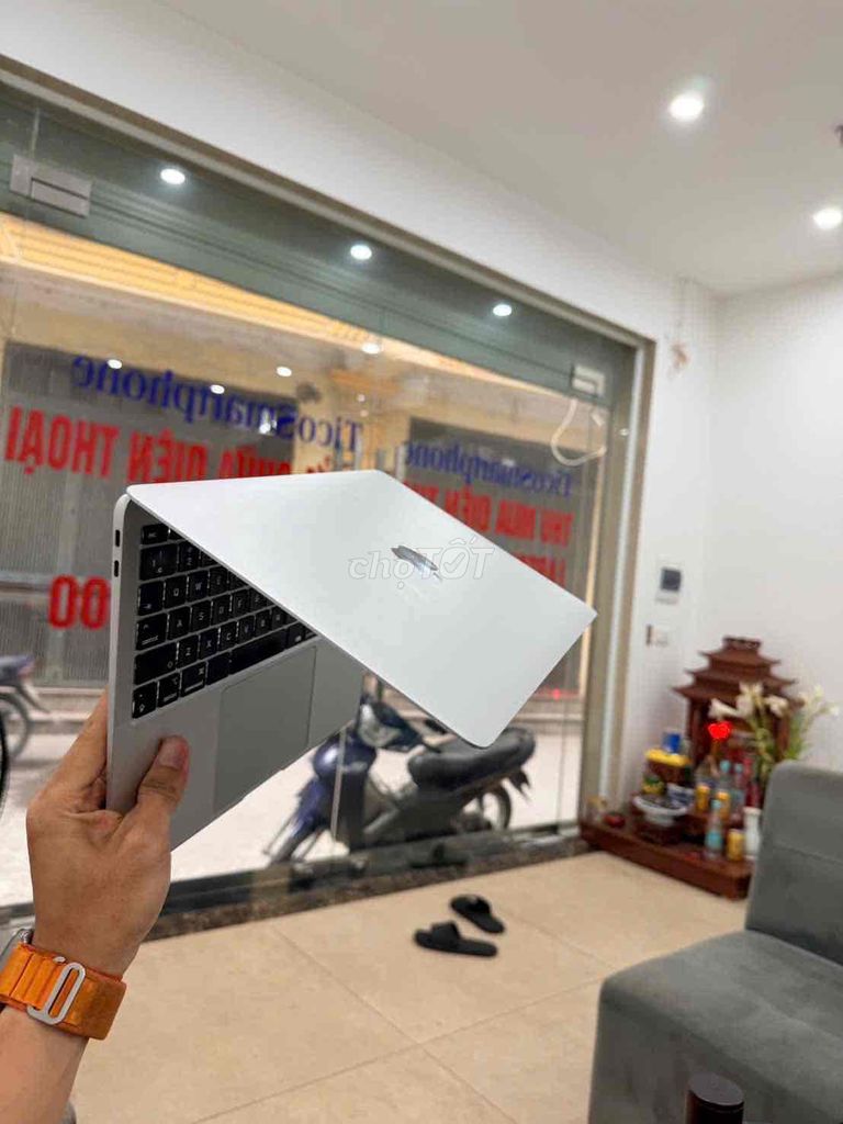 Apple MacBook Air 2020 i3 13 inch 8GB/SSD Bạc. Mua bán Laptop tại Quận Cầu Giấy Hà Nội được đăng bởi TicoSmartphone hình 1
