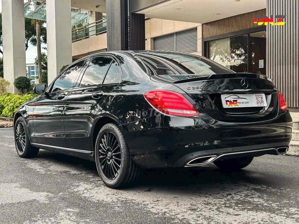 Mercedes C250 Exclusive – Black Edition. Mua bán Ô tô tại Quận 7 Tp Hồ Chí Minh được đăng bởi Cherry hình 13