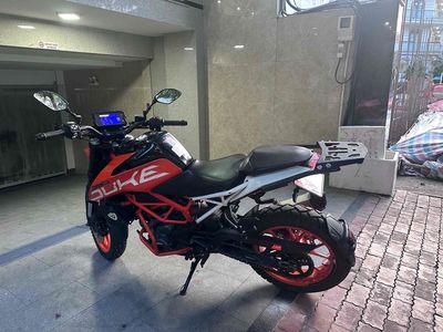 KTM Duke 390 Cam đen