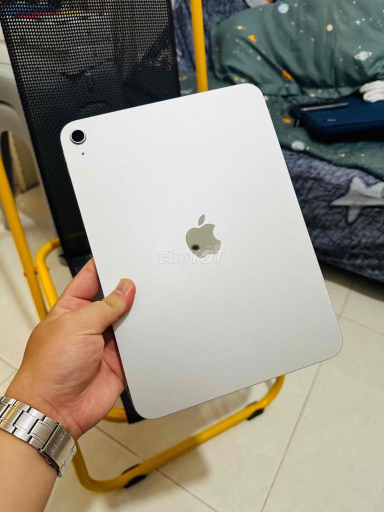 🎁 iPad Gen 11 128GB WiFi Bạc 99% Pin 100% Sạc 30L. Mua bán Máy tính bảng tại Quận Gò Vấp Tp Hồ Chí Minh được đăng bởi TienLe iPad Giá Rẻ hình 1