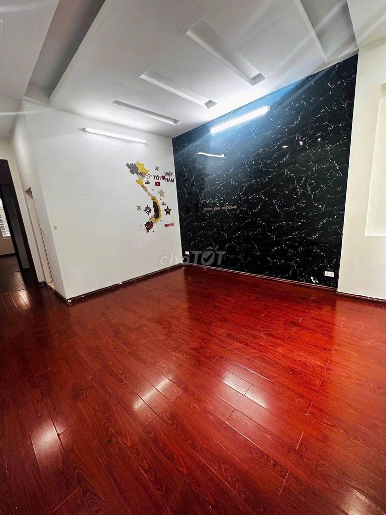 Дом в квартале Tran Quoc Hoan, Каузяй, 65м² х 5 этажей