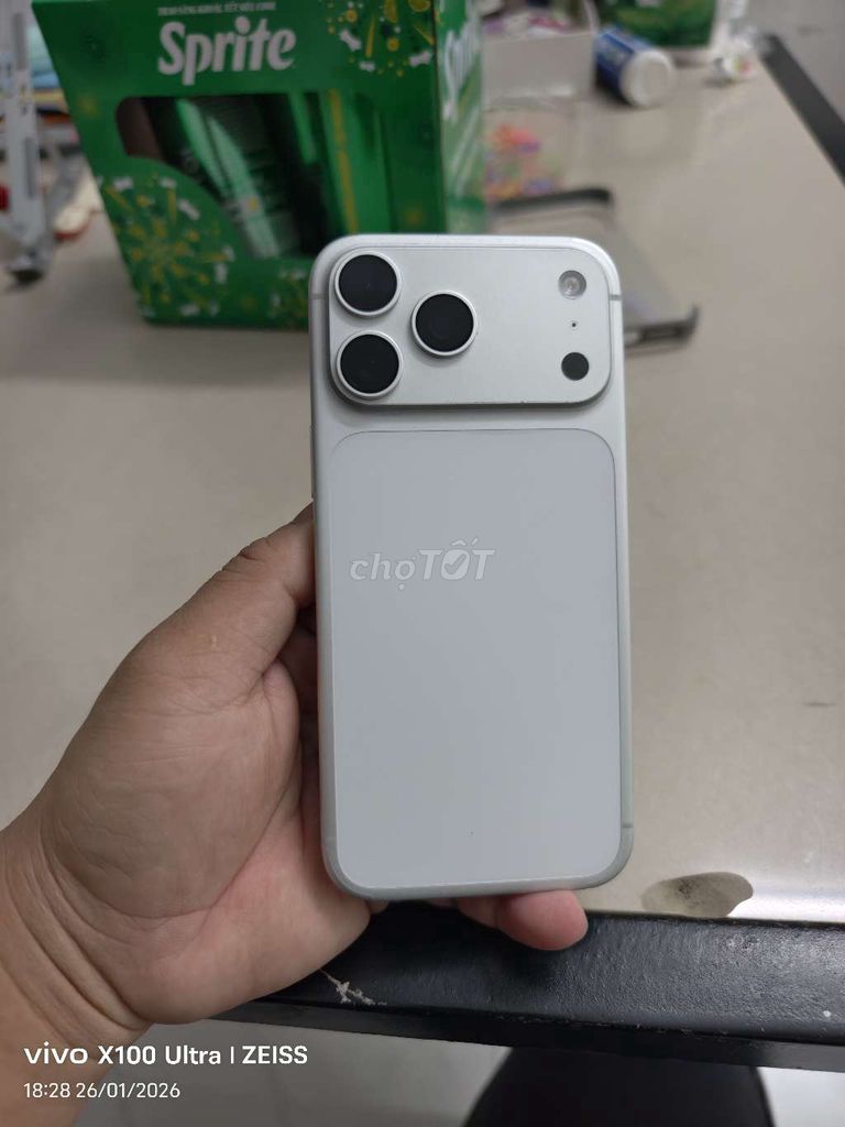 iPhone 17 Pro Max Lock 256GB Trắng 99.9%. Mua bán Điện thoại tại Thị xã Bến Cát Bình Dương được đăng bởi Tấn Dương hình 1