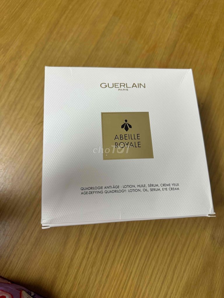 Hộp mỹ phẩm quà tặng Guerlain