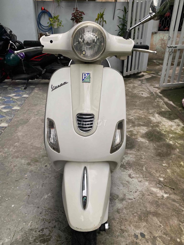 Vespa 3vie phun xăng đời cao 2013 xe đẹp máy ngon. Mua bán Xe máy tại Quận 5 Tp Hồ Chí Minh được đăng bởi JM hình 4