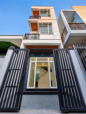 Nhà 1 trệt 2 lầu 4 phòng ngủ - Gần trường Đại học Kỹ Thuật