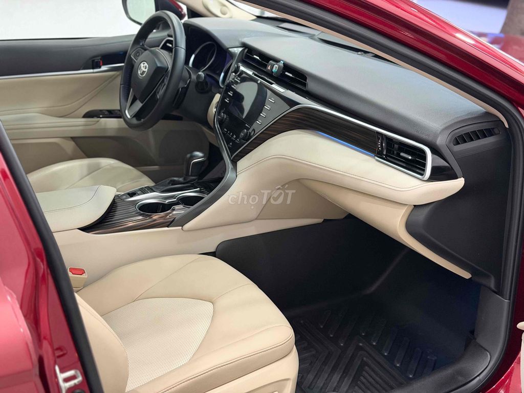 Toyota Camry 2021 2.5Q  32000 km full lịch sữ hãng. Mua bán Ô tô tại Quận 12 Tp Hồ Chí Minh được đăng bởi Tân hình 8