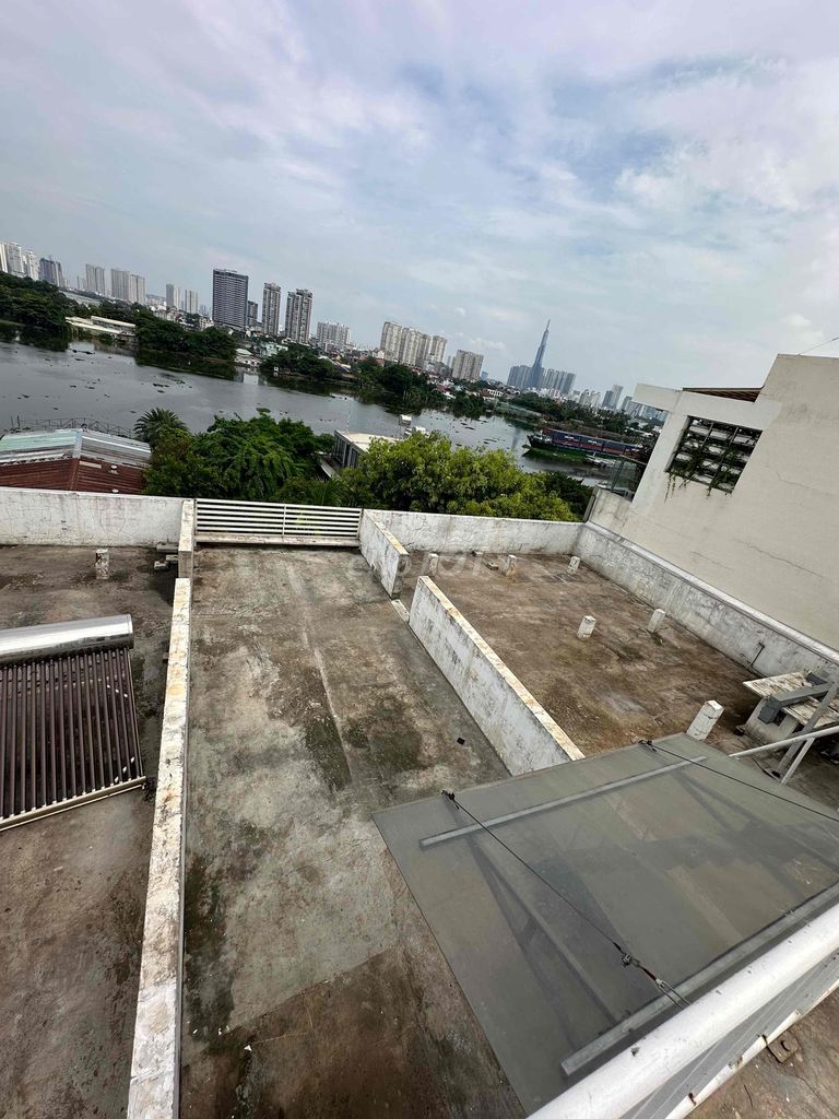 Cho Thuê Rooftop Ven Sông  - lầu 5 - thang máy