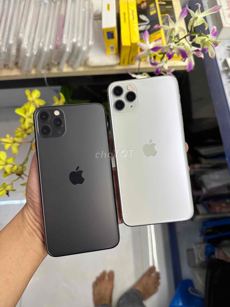 📱 iPhone 11 ProMax 64 GB, Xám và Bạc Trắng.