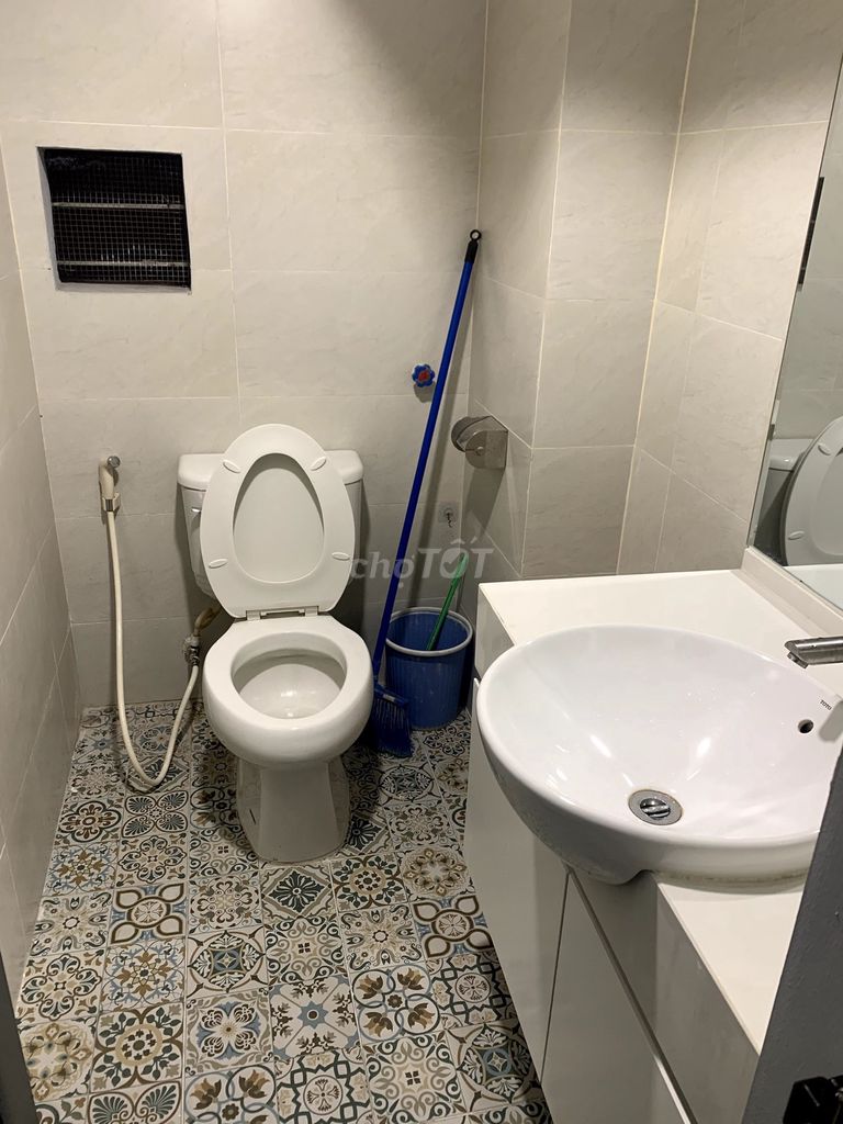 Cho thuê vp phố Hoa Lư,hai bà trưng,hà nội,dtsd 75m2,thông sàn,