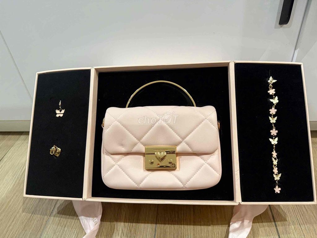 Túi xách Charles & Keith Nữ Da. Mua bán Túi xách tại Quận Sơn Trà Đà Nẵng được đăng bởi Tran Bao Trung hình 1