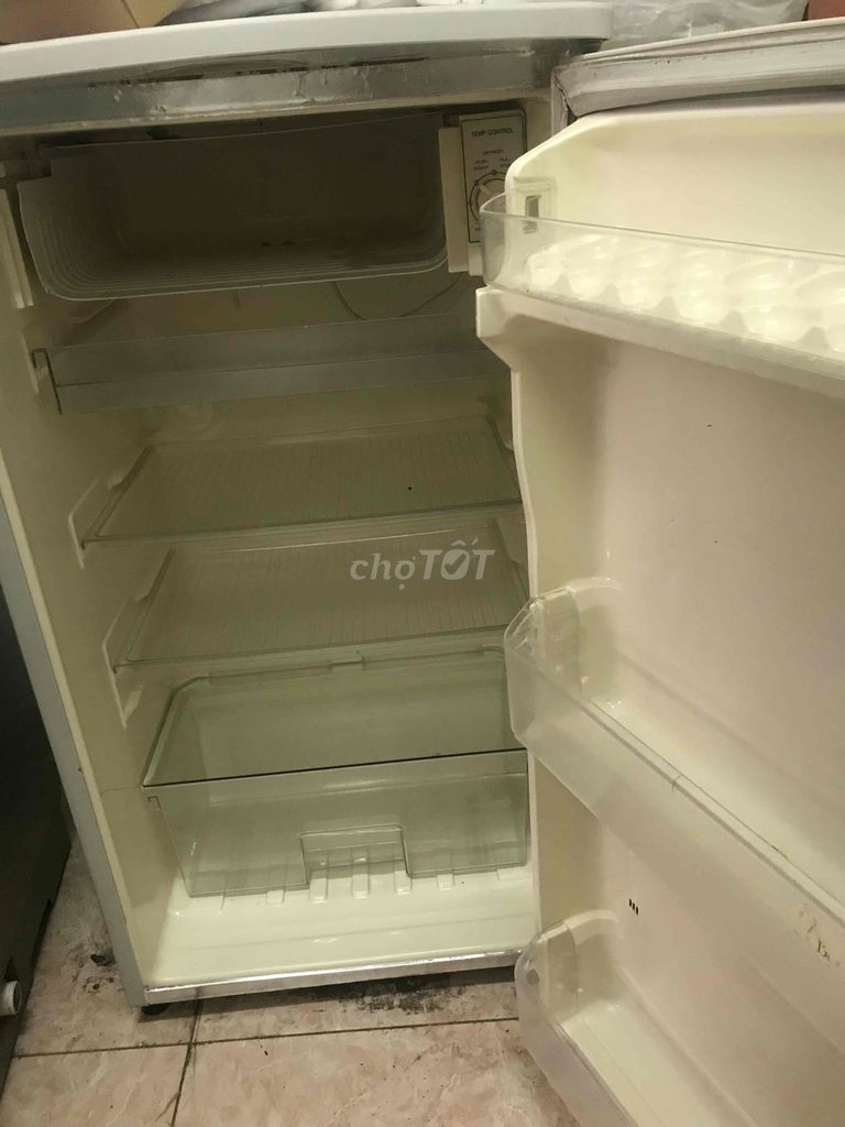 tủ lạnh Sharp 110L ngăn đá khổng lồ