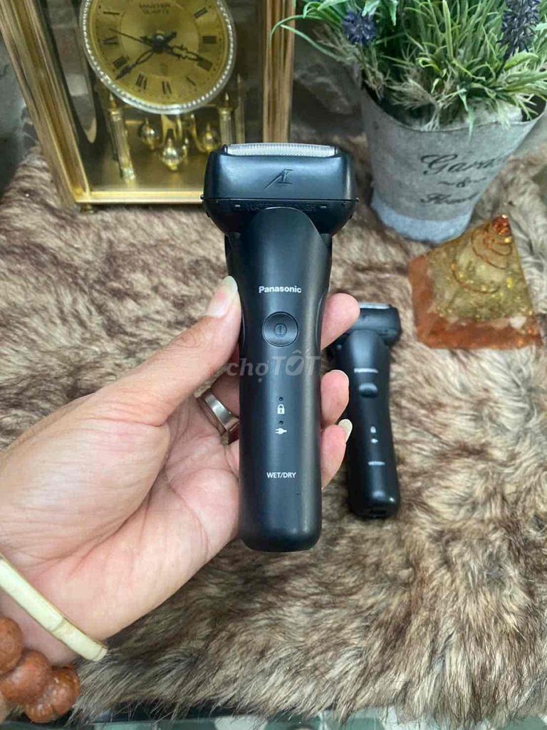 Máy cạo râu Panasonic ES-LT2B Đen. Mua bán Nội thất, đồ gia dụng khác tại Thành phố Trà Vinh Trà Vinh được đăng bởi Huỳnh Lê Tân hình 1