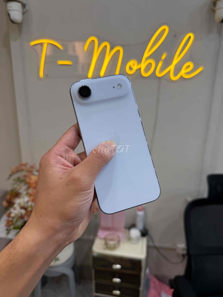 17 Air 256Gb VN/A zin full box cbh 15/10/2026. Mua bán Điện thoại tại Quận Thanh Xuân Hà Nội được đăng bởi Ngô Tráng T Mobile hình 1