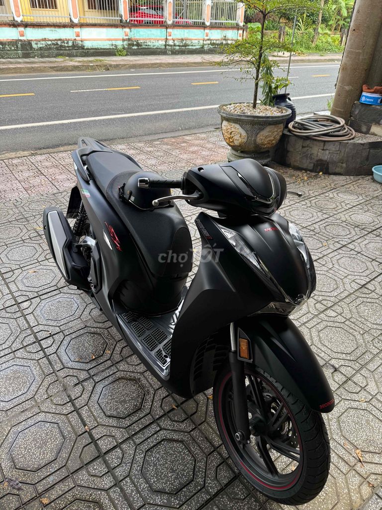 Honda SH 2022 Đen 5200km. Mua bán Xe máy tại Huyện Đạ Tẻh Lâm Đồng được đăng bởi Lâm hình 7