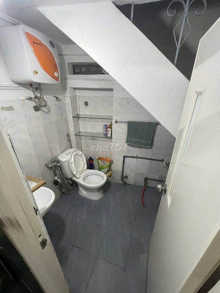 Cho thuê nhà nguyên căn 2 tầng, 60m2, Đội Cấn, Ba Đình