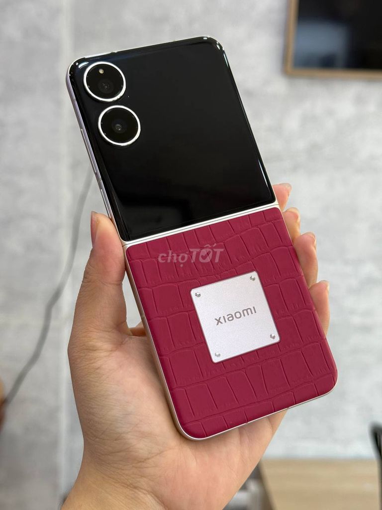 Xiaomi Mix Flip 2 ❤️ Đỏ Cherry nổi bật. Mua bán Điện thoại tại Quận 10 Tp Hồ Chí Minh được đăng bởi Lê Quân Mobile hình 1