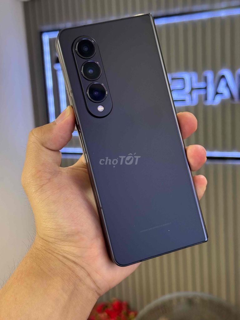 Samsung Z Fold 4 256GB Đen 98.5%. Mua bán Điện thoại tại Quận 3 Tp Hồ Chí Minh được đăng bởi Phone2Hand hình 1