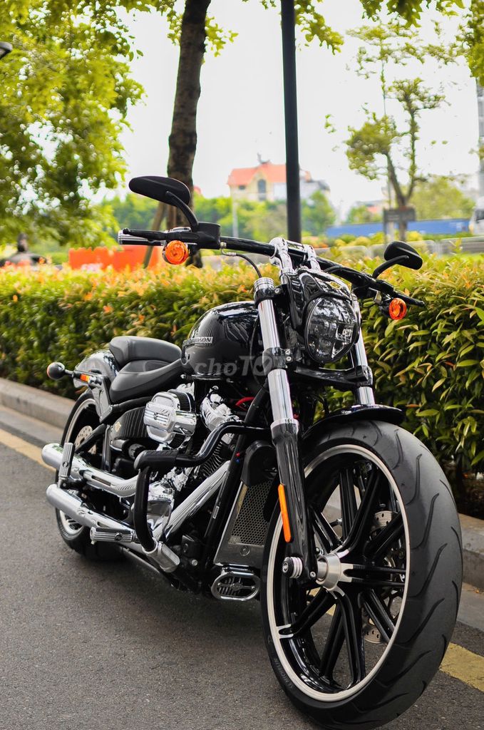 Thanh Motor cần bán Harley Davidson Breakout 2020. Mua bán Xe máy tại Quận Hoàng Mai Hà Nội được đăng bởi Lê Chí Thanh hình 2