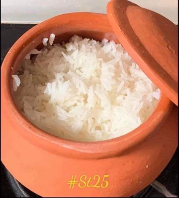 Gạo ST25 lấy trực tiếp từ vựa gạo Cần Thơ 27k/kg