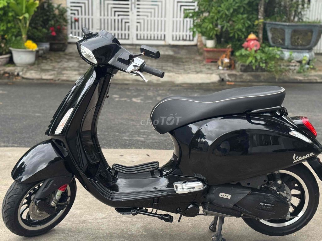 Vespa đk 2023 phanh ABS máy igert zin chất 9 chủ. Mua bán Xe máy tại Quận Thanh Khê Đà Nẵng được đăng bởi A Dũng hình 1