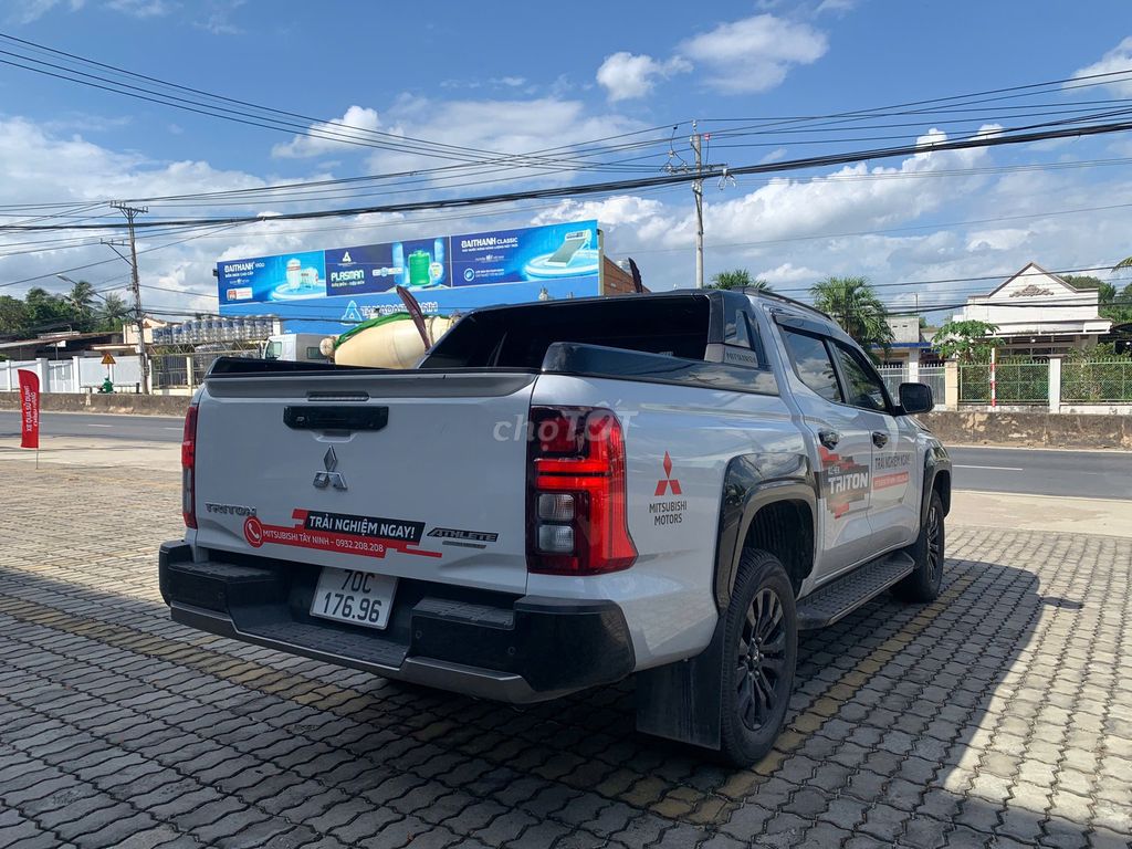 Mitsubishi Triton 2024 Trắng 30.000km. Mua bán Ô tô tại Quận Tân Phú Tp Hồ Chí Minh được đăng bởi Hoanganh Nguyendinh hình 9