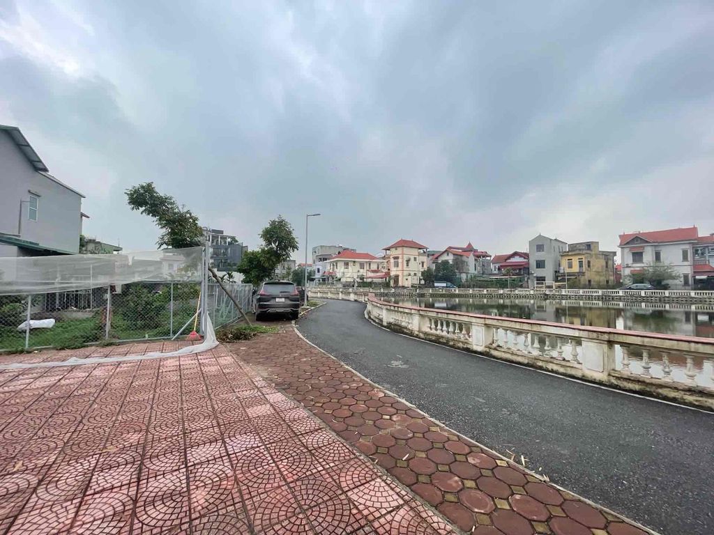 View hồ, Kinh doanh 121m2, Lô góc 121m2 Giá đẹp