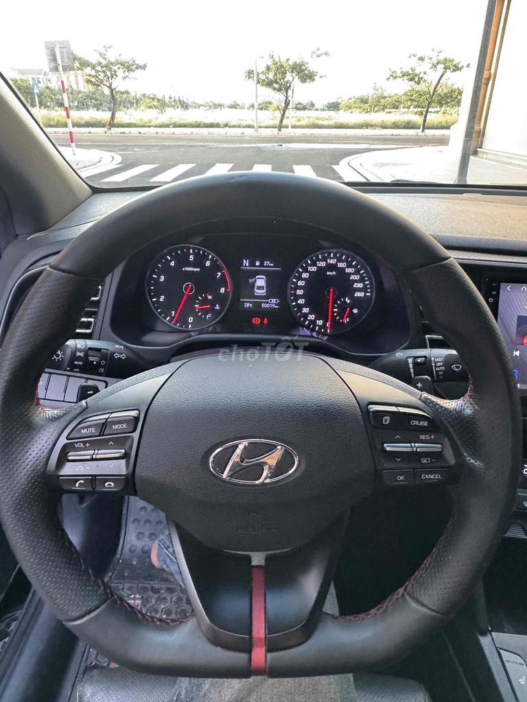 Hyundai Elantra 2019 1.6AT Sport - 50000 km. Mua bán Ô tô tại Thành phố Tuy Hòa Phú Yên được đăng bởi Quang Huynh hình 9