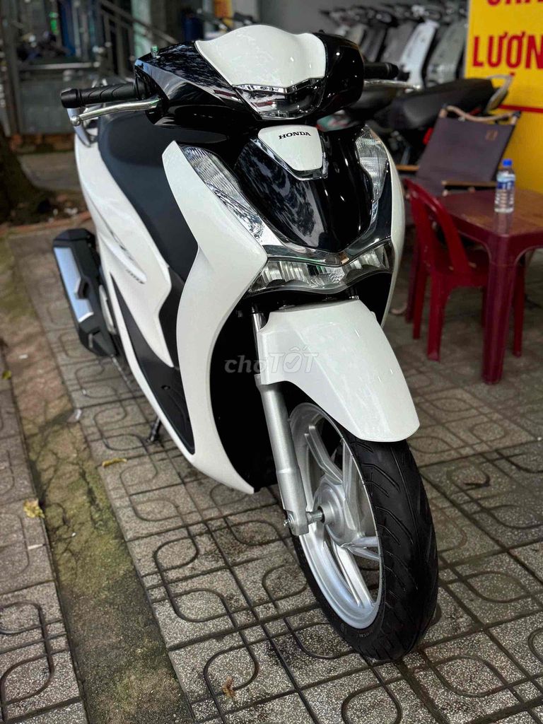 Sh 08/2025 (160cc _ABS) 1k km mới 99%  chủ phố. Mua bán Xe máy tại Thành phố Buôn Ma Thuột Đắk Lắk được đăng bởi Ngô quốc Việt  hình 5