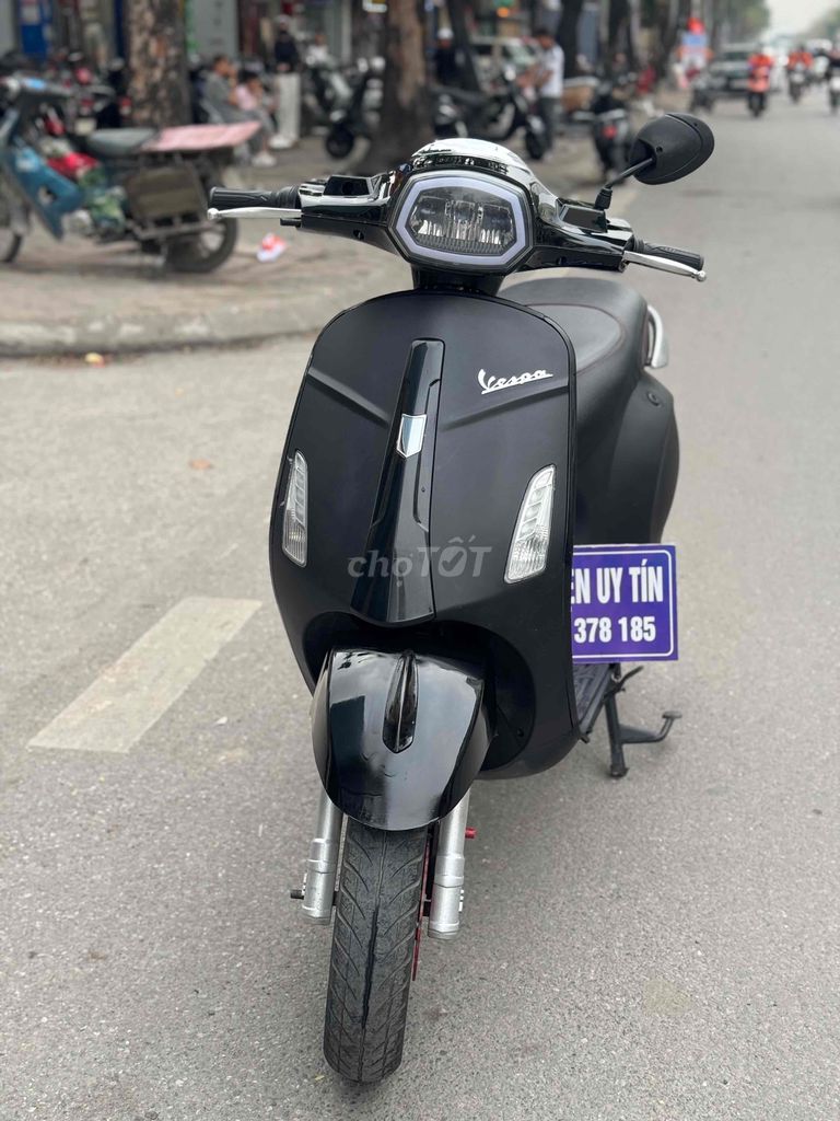 Vespa đen nhám đèn vuông đủ giấy tờ, có trả gop