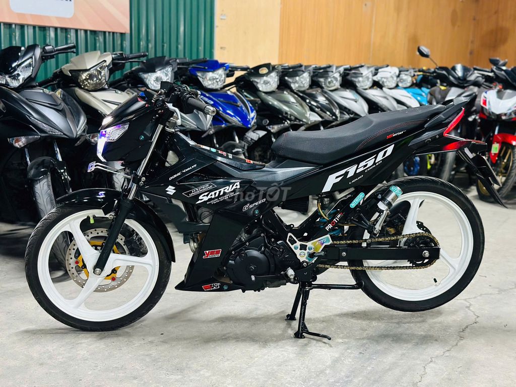 XE MÁYTHANH TÙNG_SATRIA 150 ĐEN ĐỘ MÁY BAO ZIN. Mua bán Xe máy tại Quận Nam Từ Liêm Hà Nội được đăng bởi THANH TÙNG hình 3