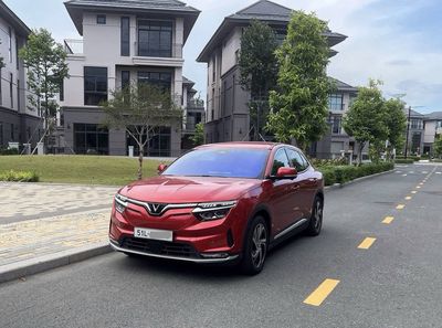 VinFast VF8 Eco AWD 2022 - xe gia đình