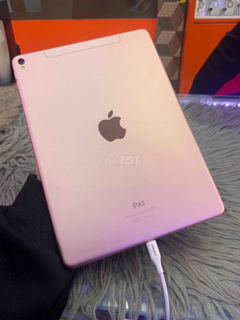 iPad Pro 9.7 32GB Vàng hồng Wifi + 4G. Mua bán Máy tính bảng tại Quận 3 Tp Hồ Chí Minh được đăng bởi Nam Á Mobile hình 1