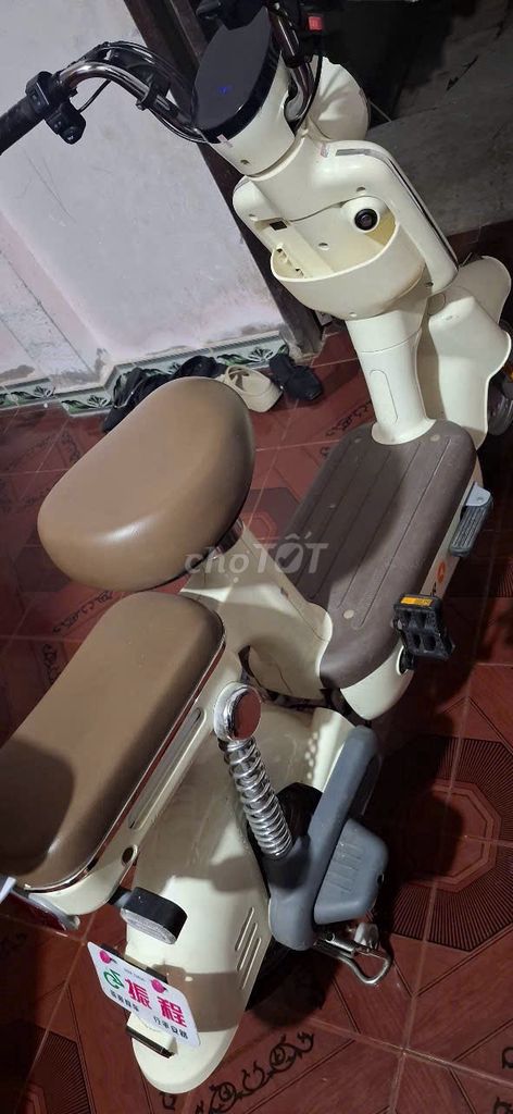 Cần bán gấp xe đạp điện mầu hồng nhạt còn mới. Mua bán Xe điện tại Huyện Châu Thành Long An được đăng bởi Nguyễn Văn Út hình 2