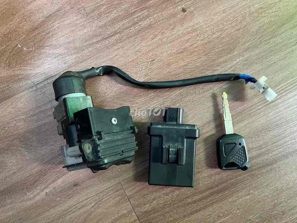 Khoá zin Ex150, Khoá AB2013, Khoá SH203, Phuộc…. Mua bán Phụ tùng xe tại Thành phố Biên Hòa Đồng Nai được đăng bởi Hùng Lê hình 1