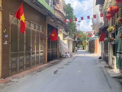 Bán nhà 5 tầng ôtô vào tận nơi tại âu cơ Tây Hồ. Mua bán nhà ở tại Quận Tây Hồ Hà Nội được đăng bởi Chactry phạm 