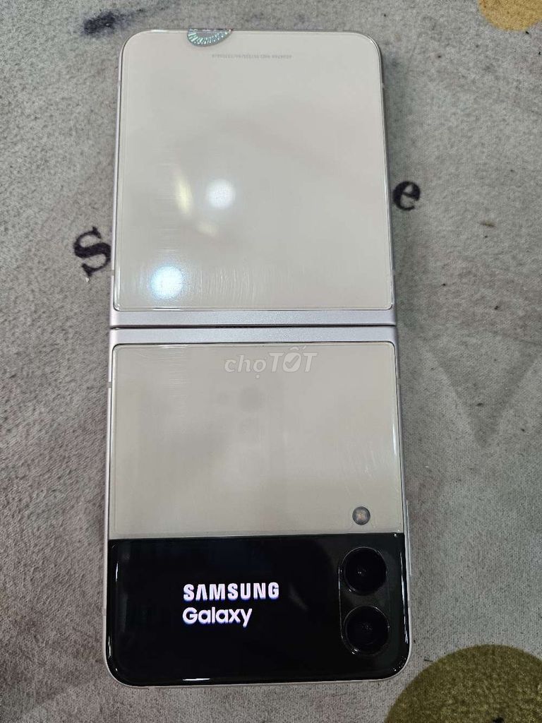 Samsung Galaxy Z Flip3 256GB