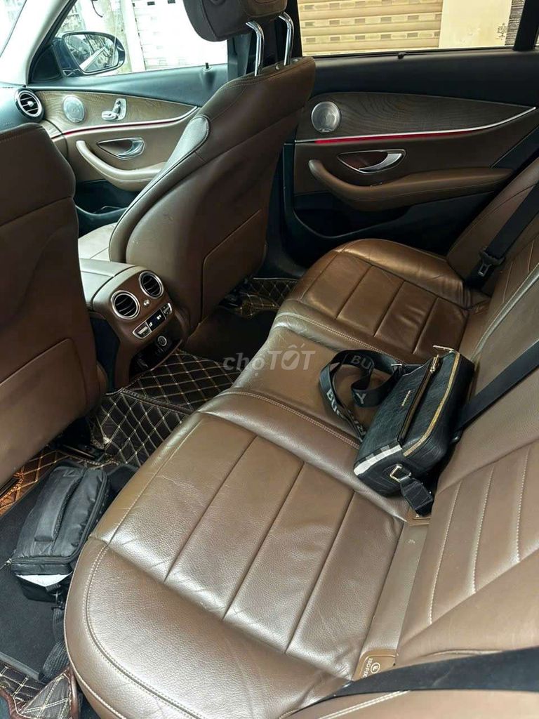 Mercedes E200 - model 2018. Mua bán Ô tô tại Quận 7 Tp Hồ Chí Minh được đăng bởi Lê  hình 8