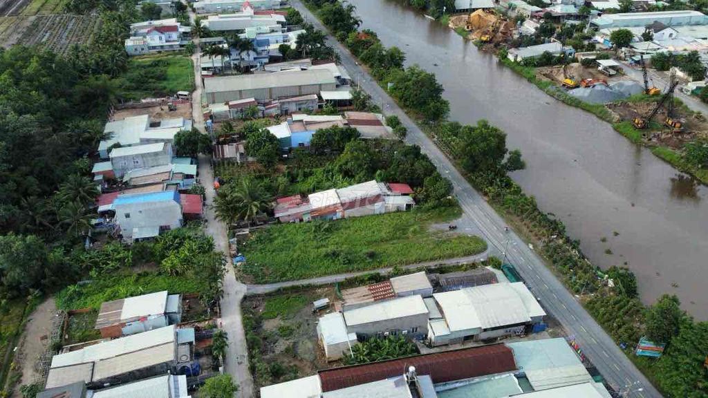 Cần bán 1000m2 có 616m thổ cư đất đường vườn Thơm xã Bình Lợi Bình Chá