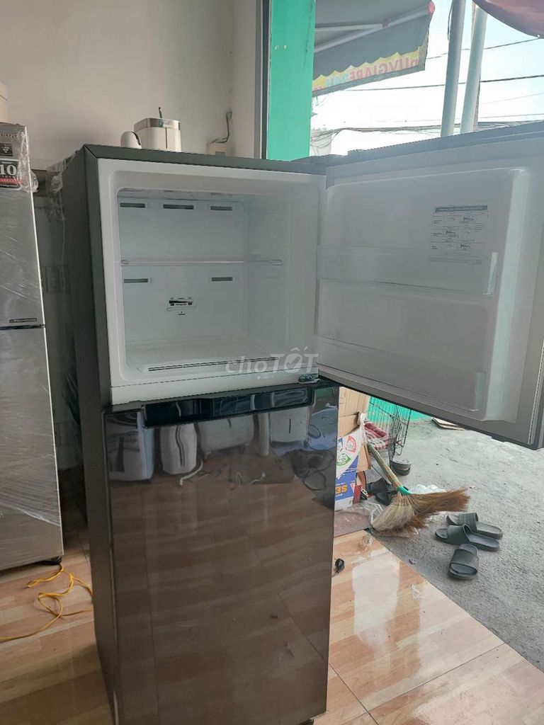 Tủ lạnh Samsung inverter 236L Mới