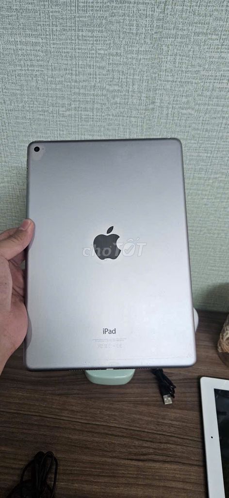 Apple iPad Air 2 16GB Bạc Cũ (Tặng kèm bàn phím). Mua bán Máy tính bảng tại Quận Thanh Khê Đà Nẵng được đăng bởi Thành Nguyễn hình 1