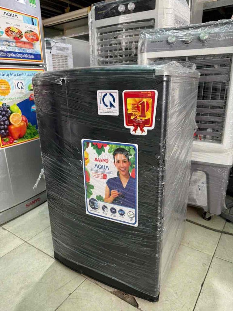 Tủ lạnh mini Sanyo Aqua 90l Đen chưa sửa chữa. Mua bán Tủ lạnh tại Quận 7 Tp Hồ Chí Minh được đăng bởi Điện Lạnh Giá Tốt hình 1