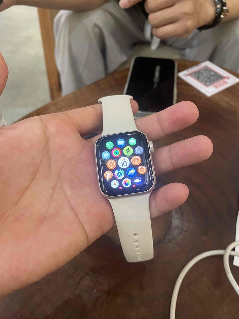 Apple Watch SE2 bạc 99.9%. Mua bán Thiết bị đeo thông minh tại Huyện Gia Lâm Hà Nội được đăng bởi Kiet Vo hình 1