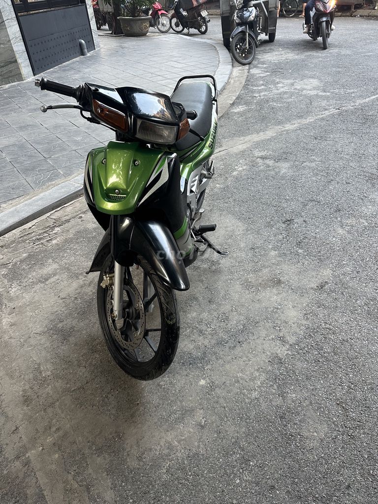 Мопед Suzuki RGV 120 спортивный зеленый