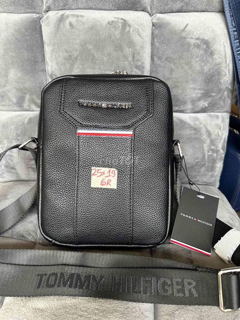 đeo chéo TOMMY size 19x25x6 tem mác đầy đủ