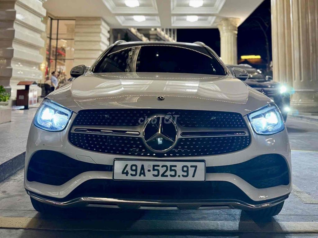 Mercedes Benz GLC300 4matic v1 2022 - 7300 km